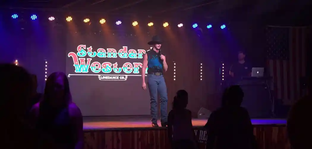 stage-setup-with-event-display-at-a-texas-paint-horse-club-gathering
