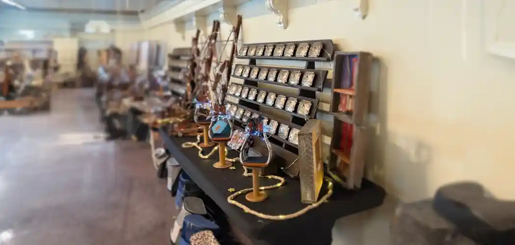 western-tack-and-saddles-on-display-at-a-tri-county-riders-event-2