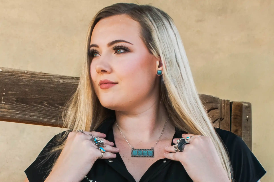 Womens Turquoise Jewelry Set (In Stock)